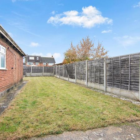 Onsitestays - Spacious 3 Bed House With Garden, Wifi & 4 Plus Parking Gravesend Esterno foto